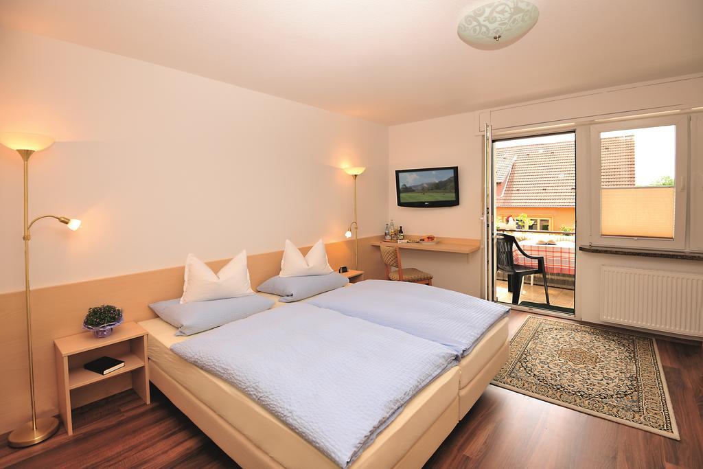 Hotel Pension Heidi Dobel Ngoại thất bức ảnh